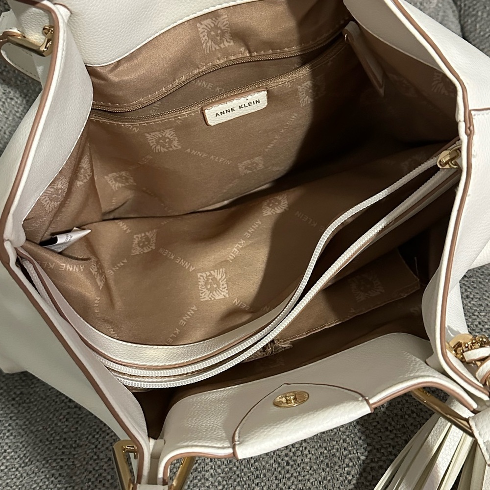 Ann Klein white bag - Picture 4 of 6